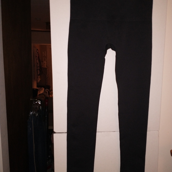 Spanx Look at Me Now Seamless Leggings Sz 1X Black - Picture 5 of 7